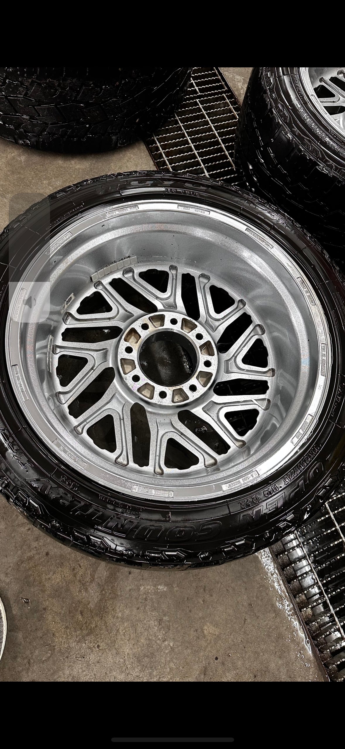 Exterior deep wheel cleaning ￼